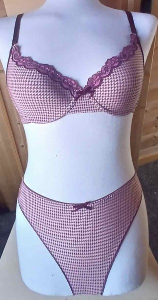 Format Foam Cup BH 75B, String Gr. 38 "Betty" rot-haut SET